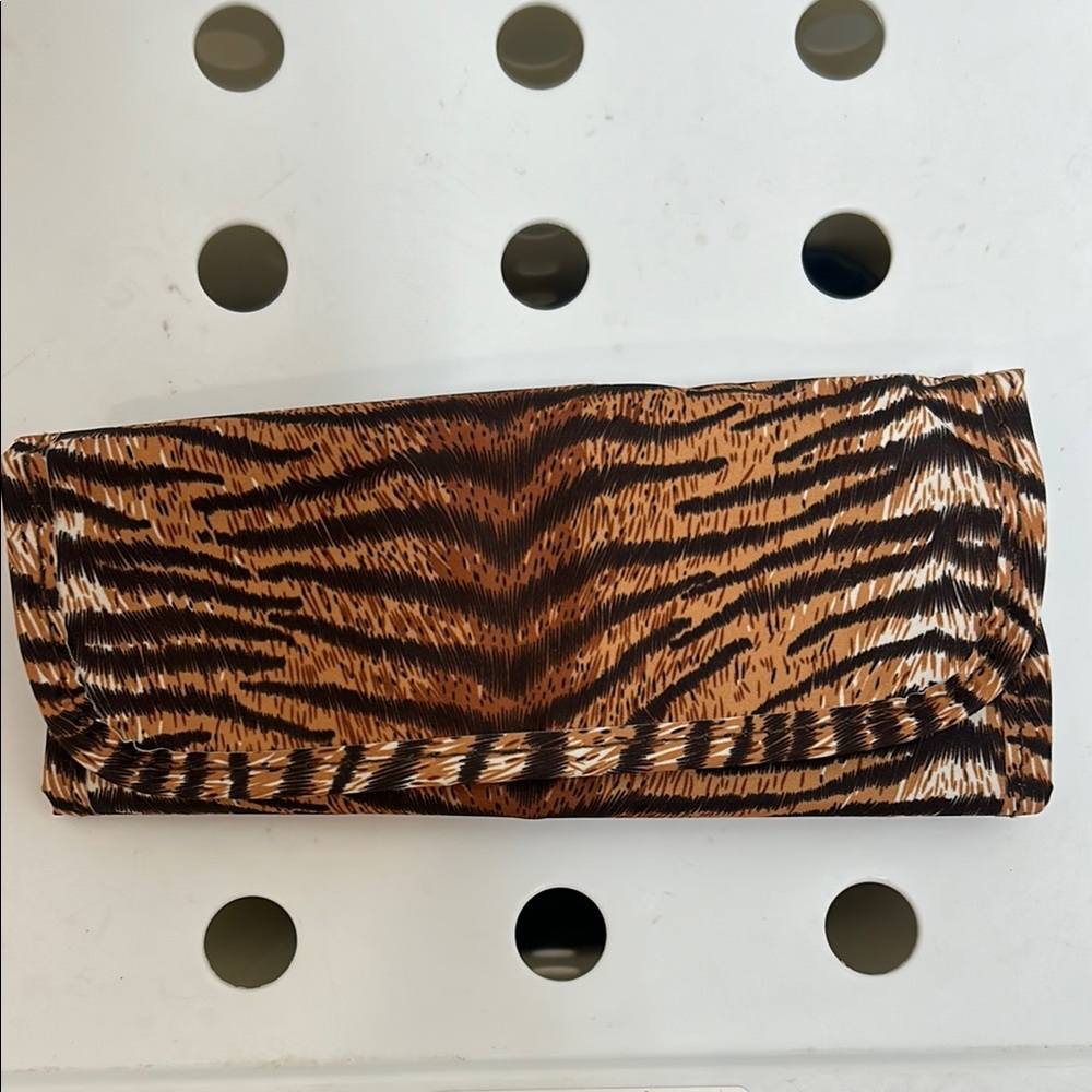 Vintage jewelry carry case